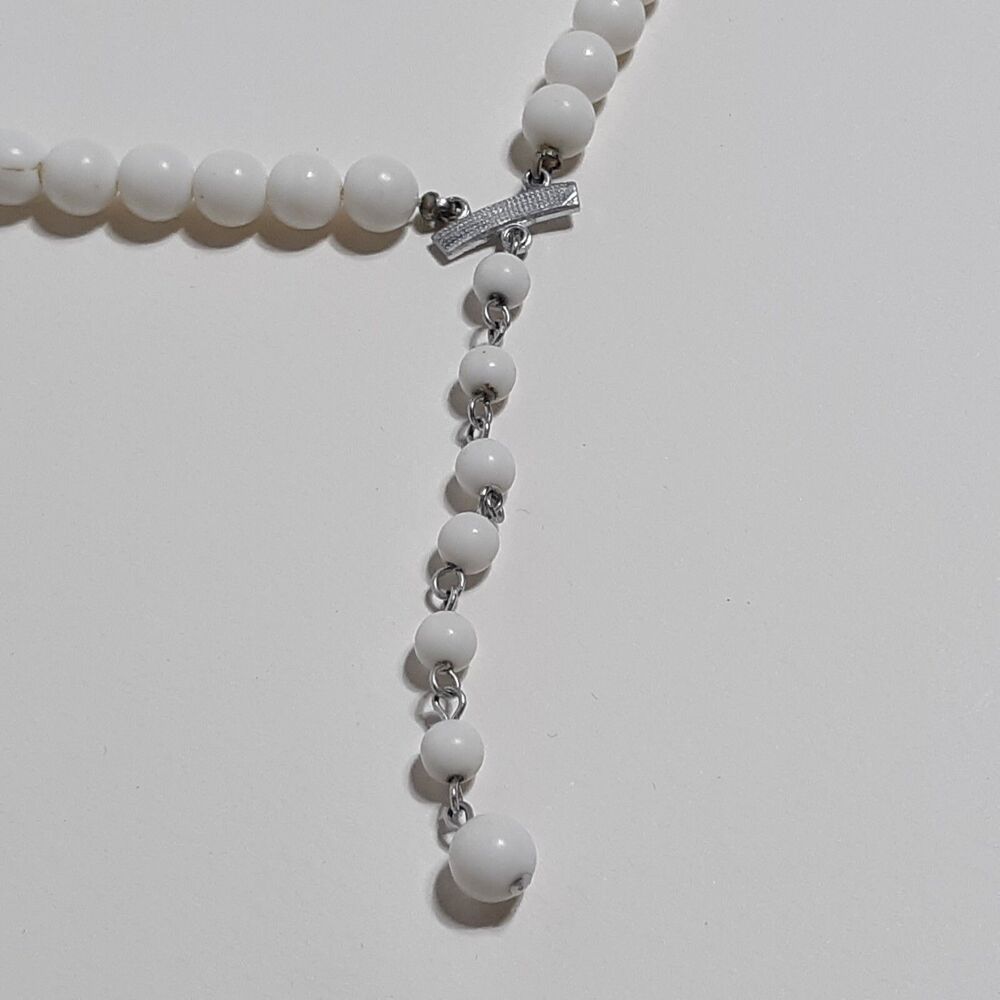 White Beaded Necklace Round Lucite? Plastic layering elegant simple layers - Picture 5 of 6